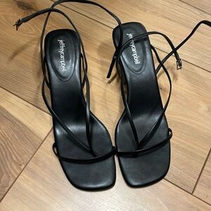 Scrappy short heels black